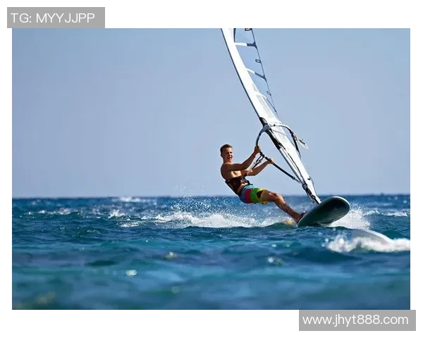 蓝色足球气球的奇妙冒险带你领略不一样的运动激情与童趣欢乐 蓝色足球气球的奇妙冒险带你领略不一样的运动激情与童趣欢乐